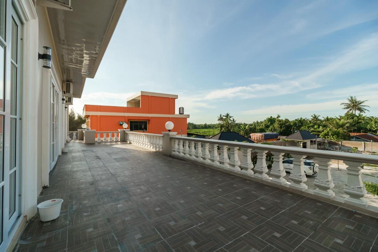 Green Forest Hotel Tebing Tinggi Exterior photo